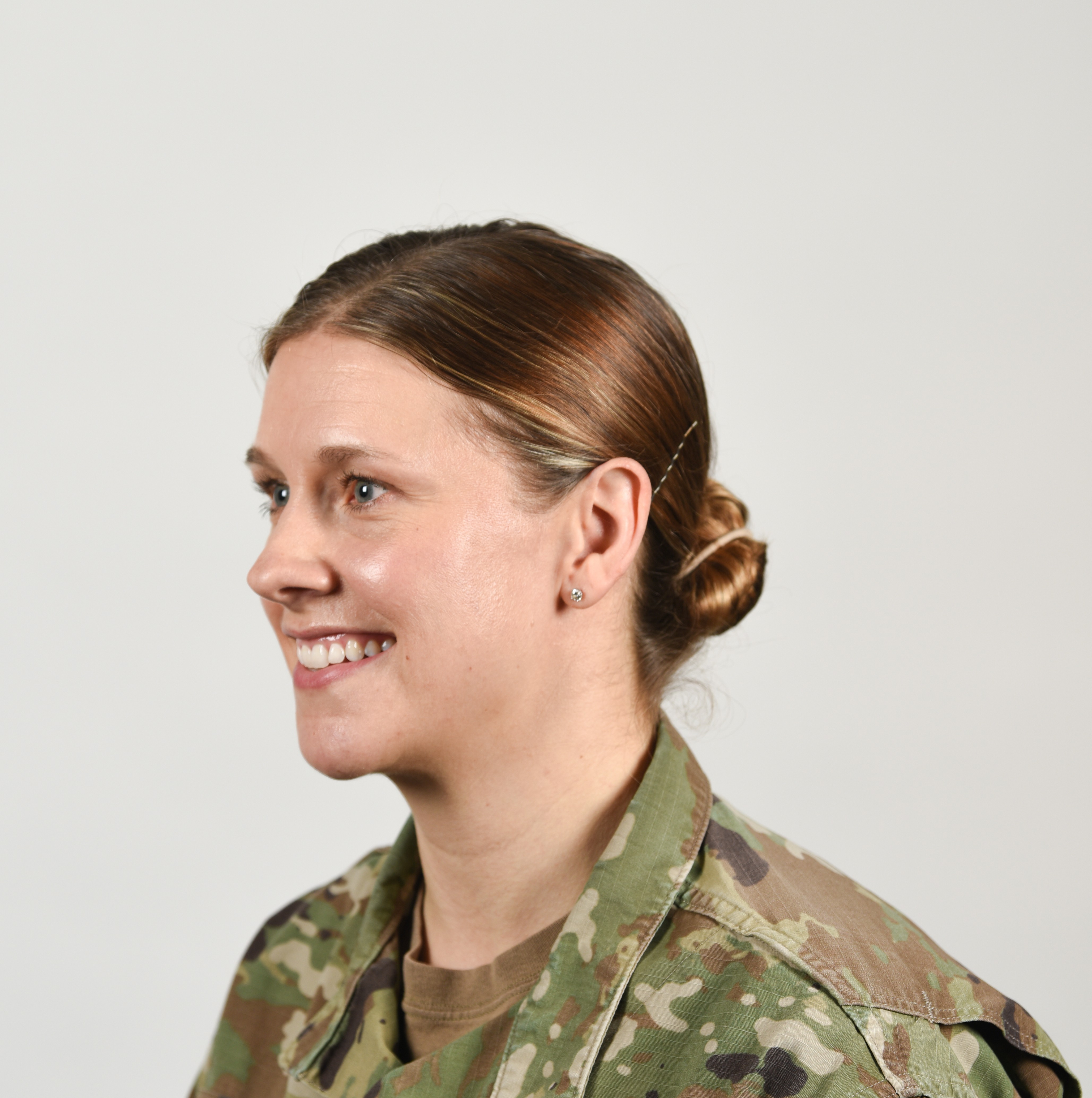 12 Tips For Meeting Army Female Hair Standards: Expert Advice