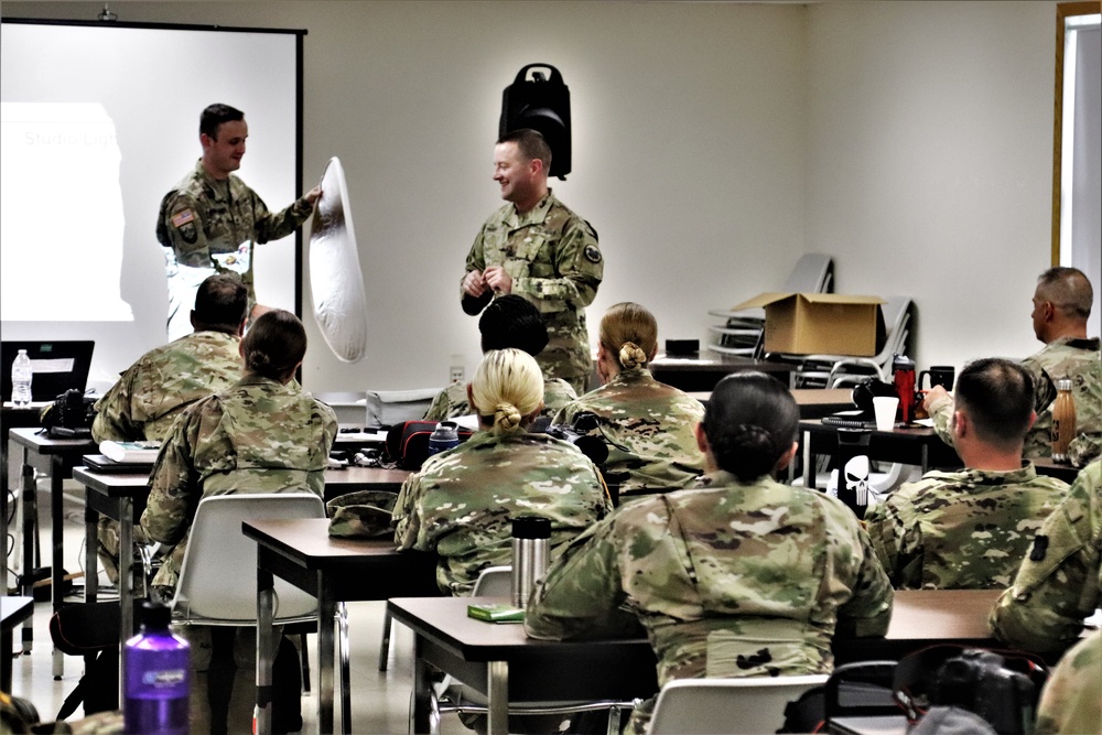 Dvids Images Army Reserve Public Affairs Soldiers Train At Fort