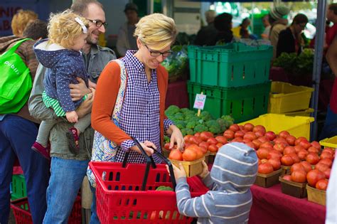 Five Reasons To Shop A Farmer S Market Live Simply