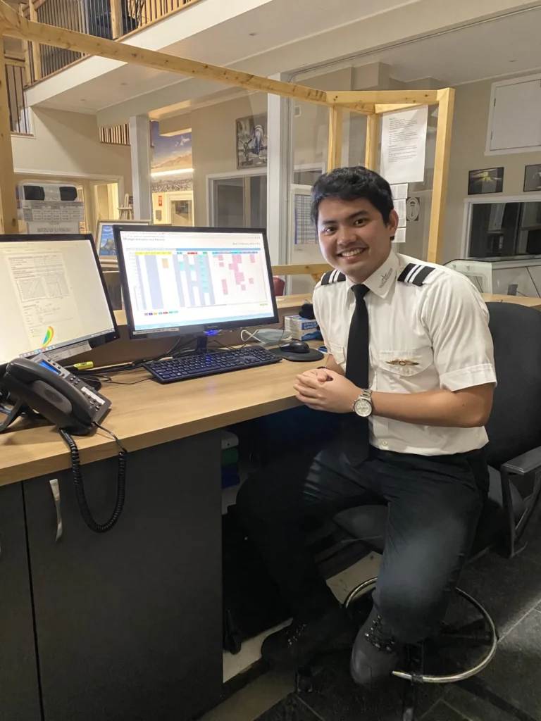 Flight Dispatcher As Career Aviation Job How To Become Complete