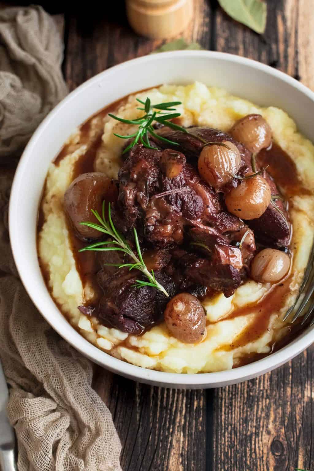 Lamb Stifado Red Wine Stew With Pearl Onions Real Greek Recipes