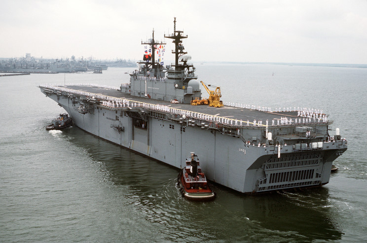 Lcac Departs The Well Deck Of Uss Wasp Lhd 1 East China Flickr