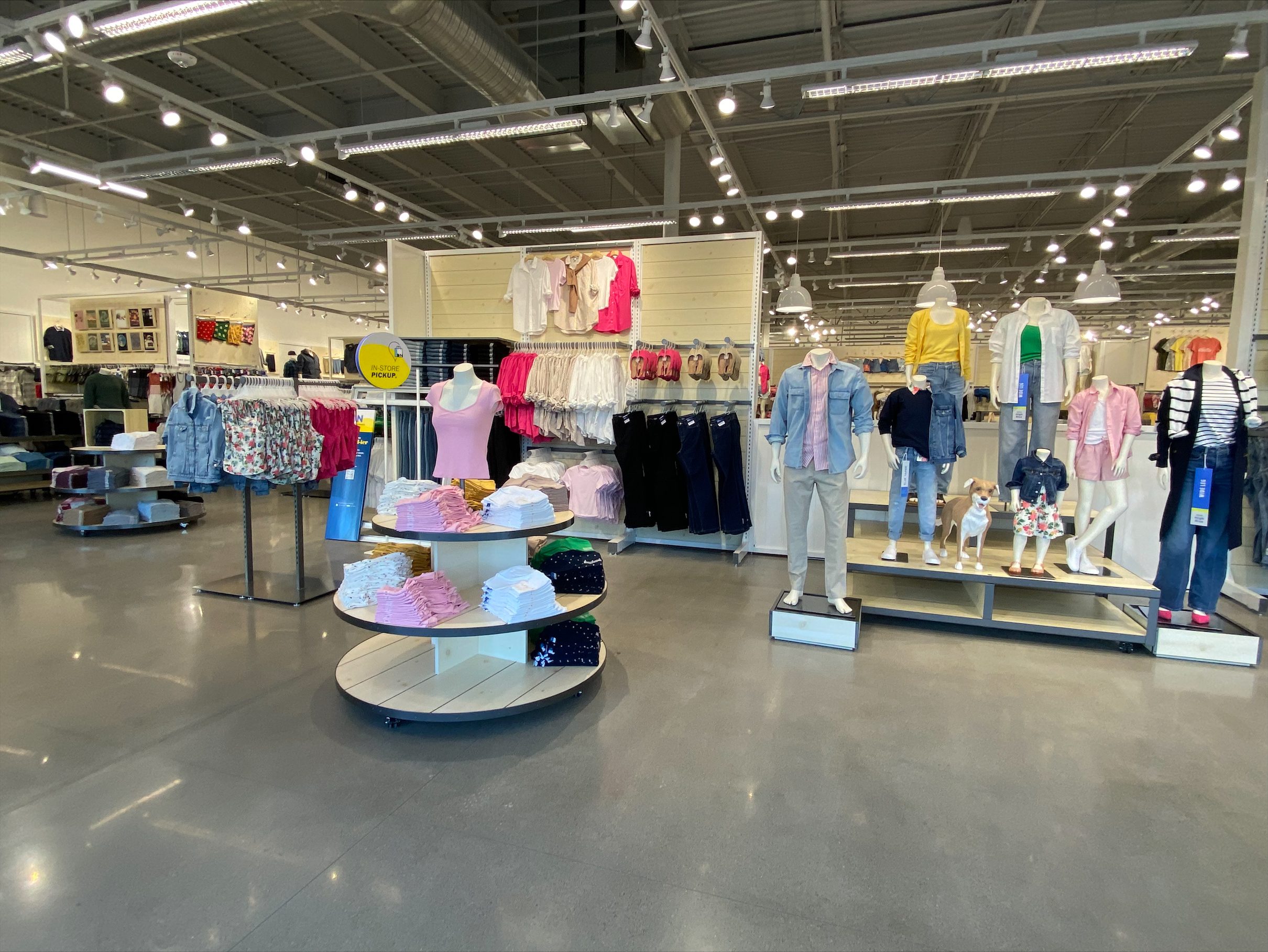 Old Navy Opens Store In Nogales Arizona Velocity Retail Group