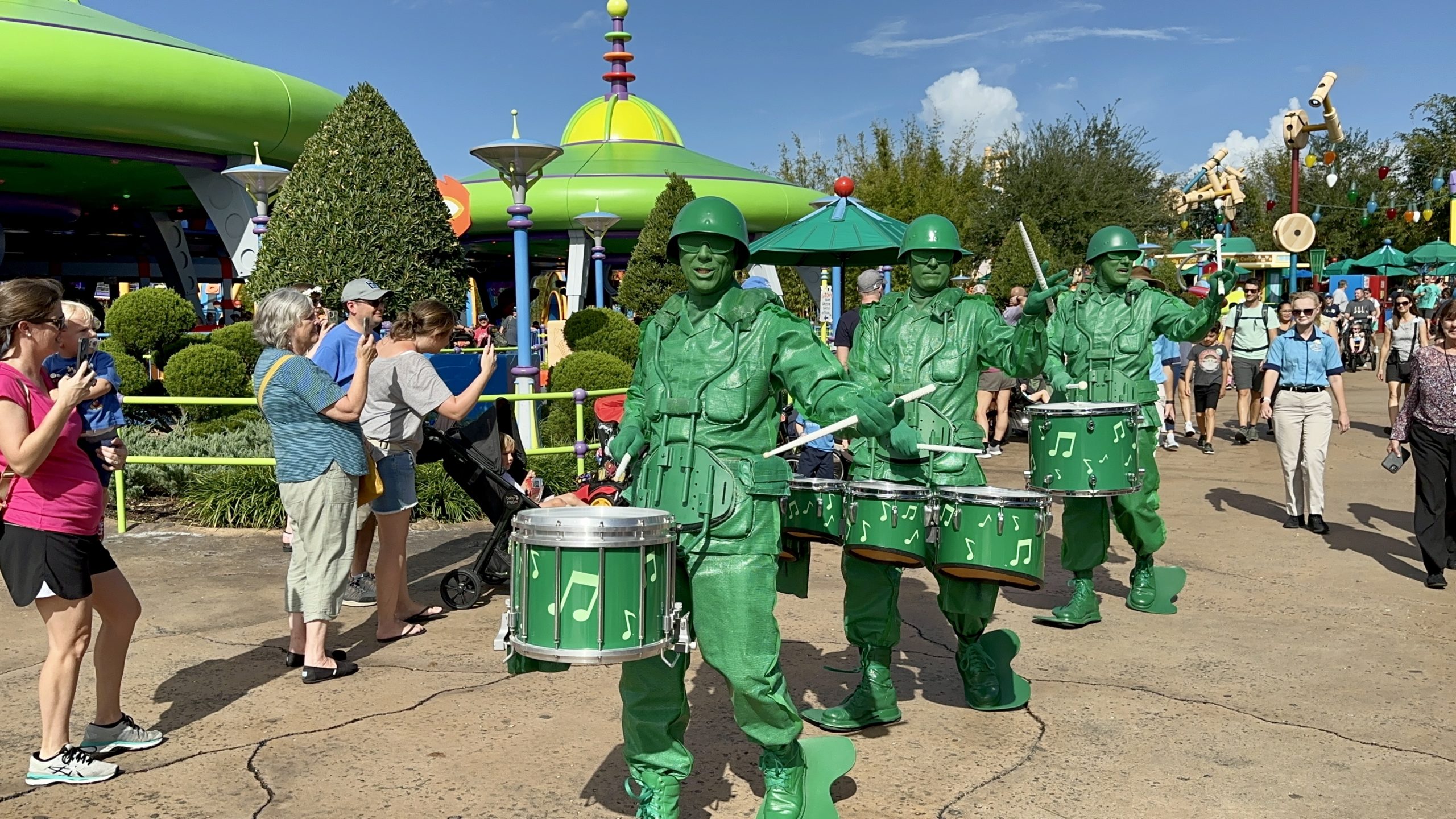 Photos Video Green Army Men Return To Toy Story Land At Disney S