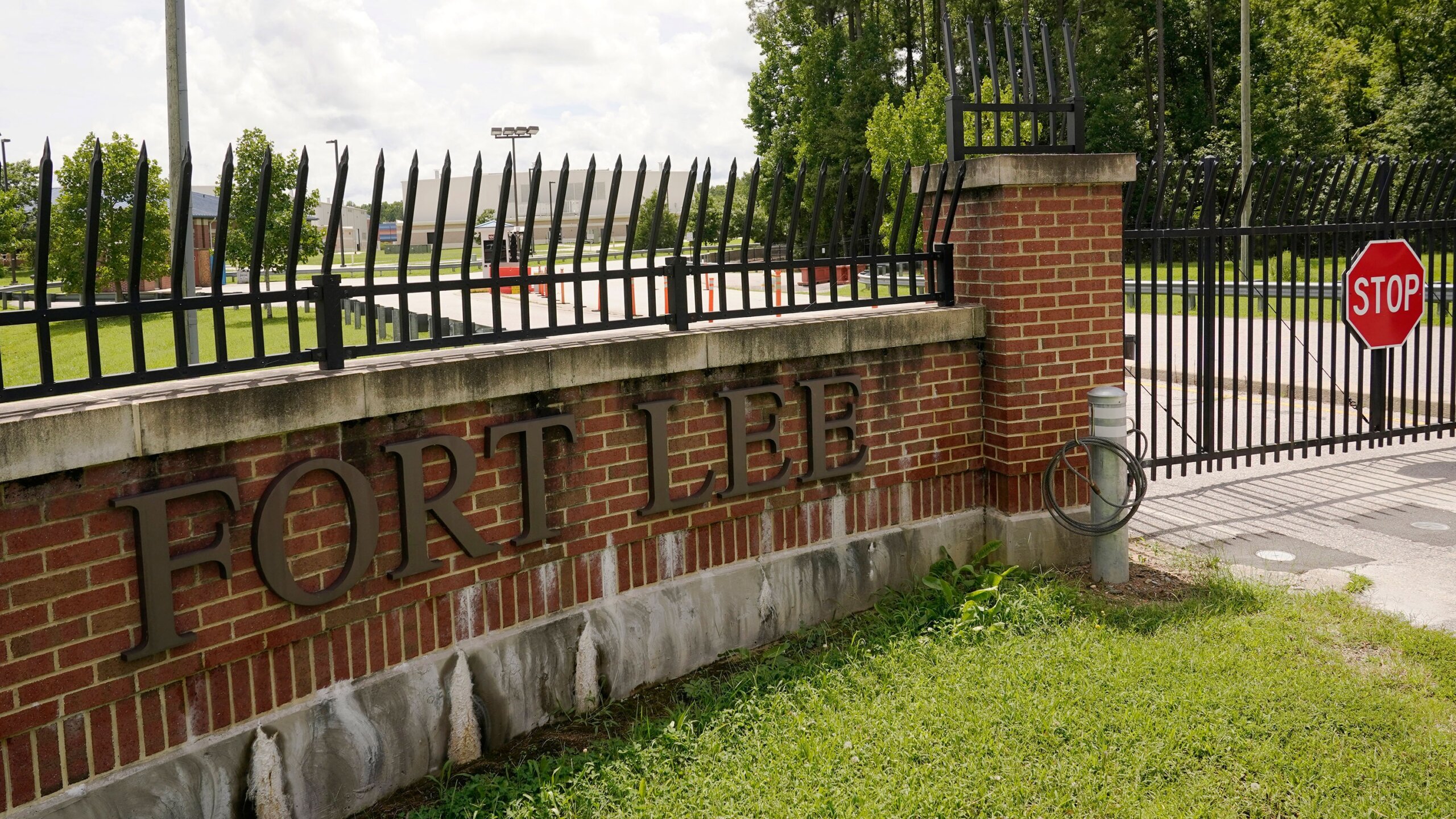 Us Army Renames Fort Lee After 2 Pioneering Black Army Officers Wtop News