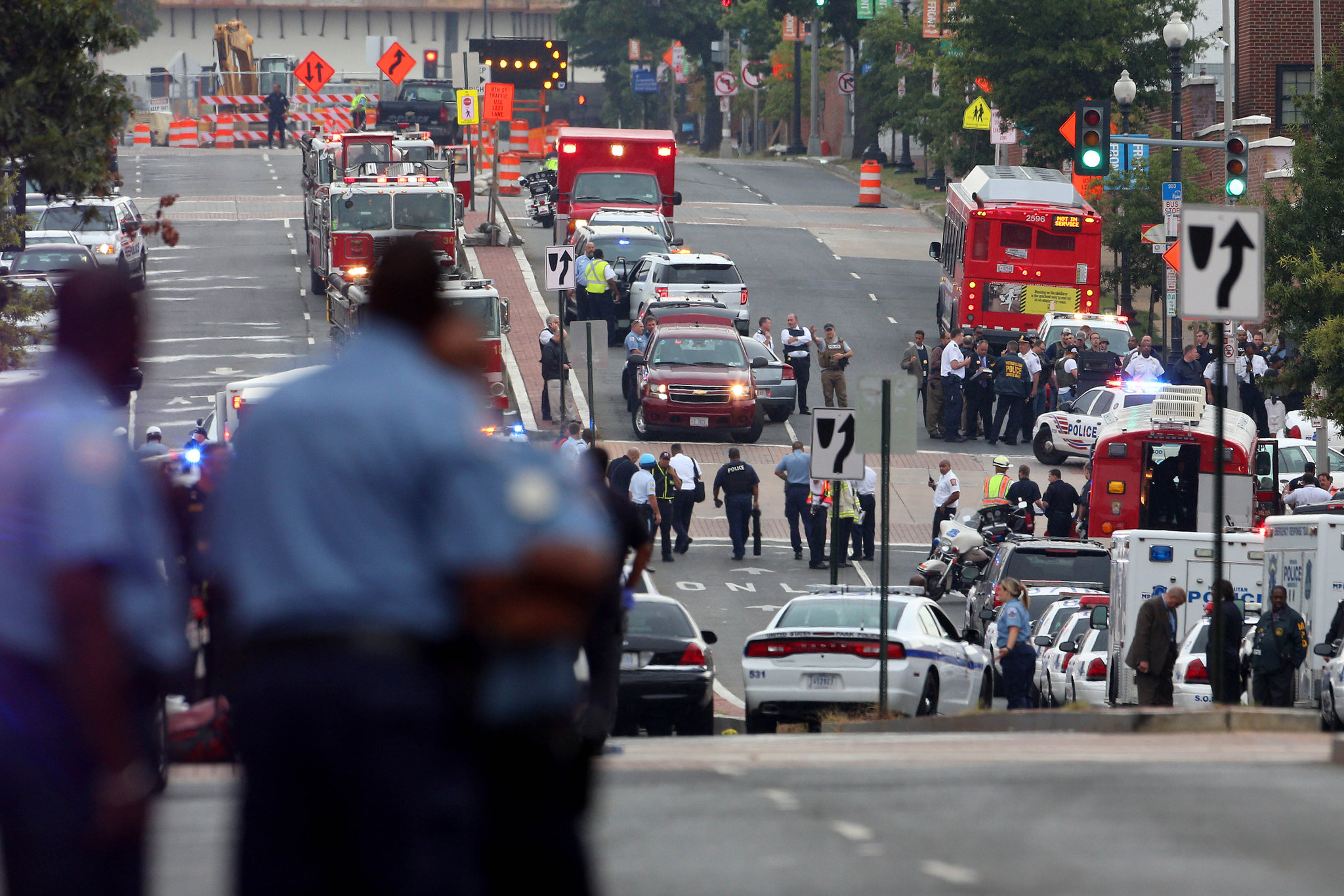 Washington Navy Yard Shooting 13 People Killed Including Gunman