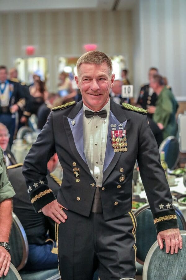 Why Is The Army Formal Dress Uniform So Iconic?